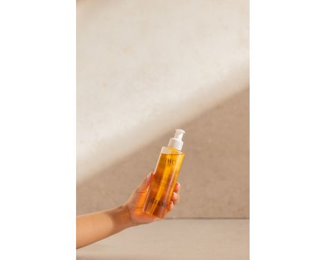 Cómo usar Two Poles Make-up melting Aceite Limpiador 190ml