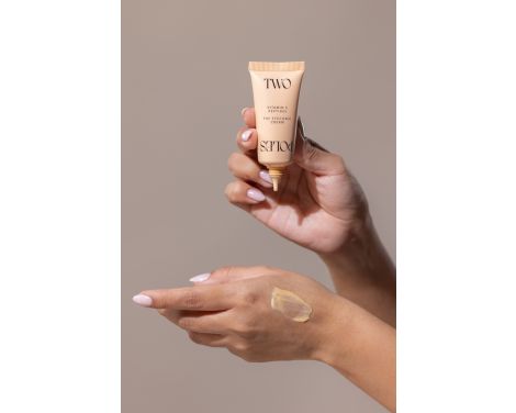 Cómo usar Two Poles Eyeconic Contorno de Ojos 15 ml